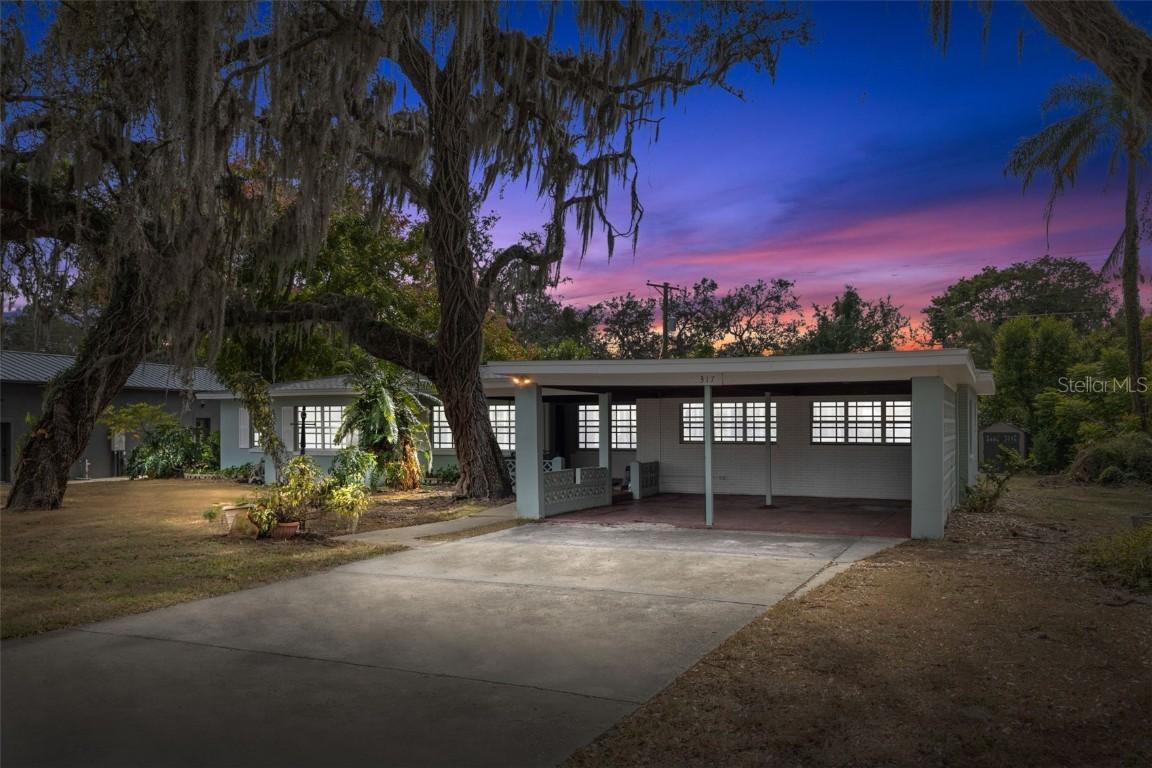 317 Brentwood Dr., Temple Terrace, FL 33617