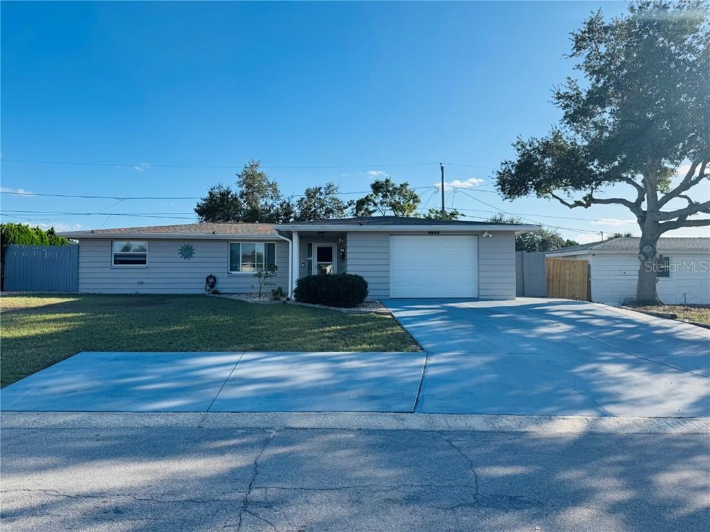 4940 Picture Ave., Holiday, FL 34690