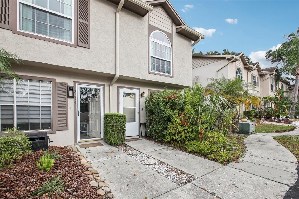 2316 Fletchers Point Cir., Tampa, FL 33613