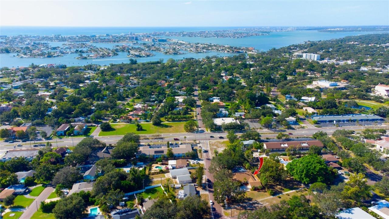 547 Oleander Way, St Petersburg, FL 33707