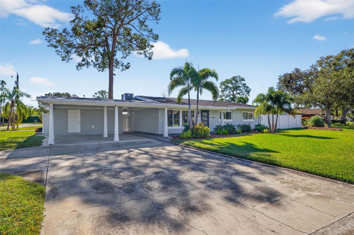 4896 Venetian Pl., St Petersburg, FL 33703