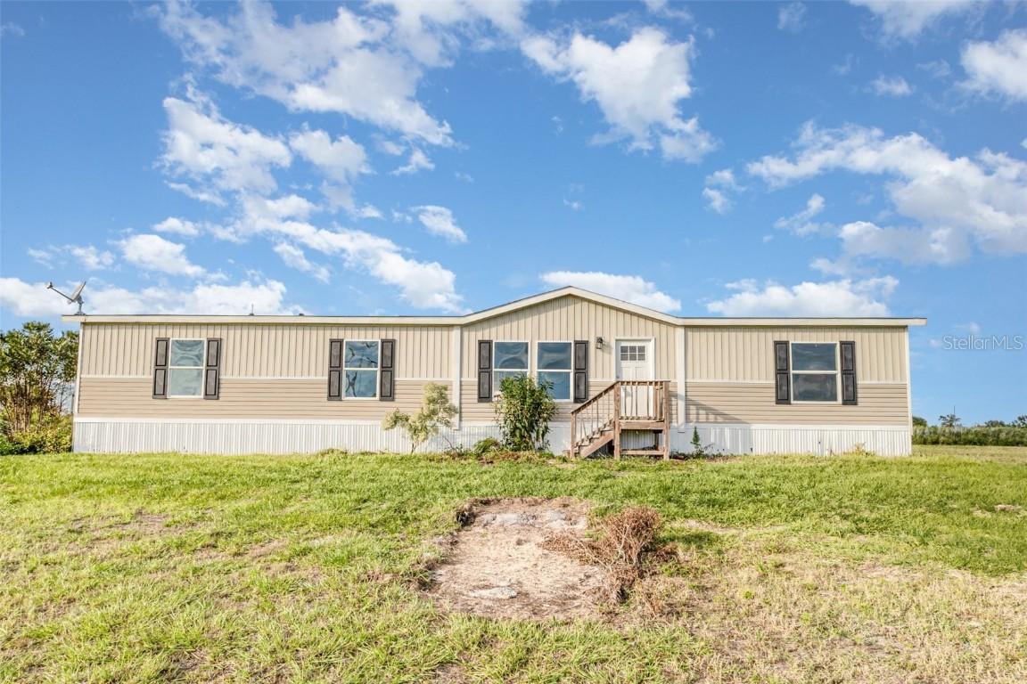 16423 NW 262nd St., Okeechobee, FL 34972
