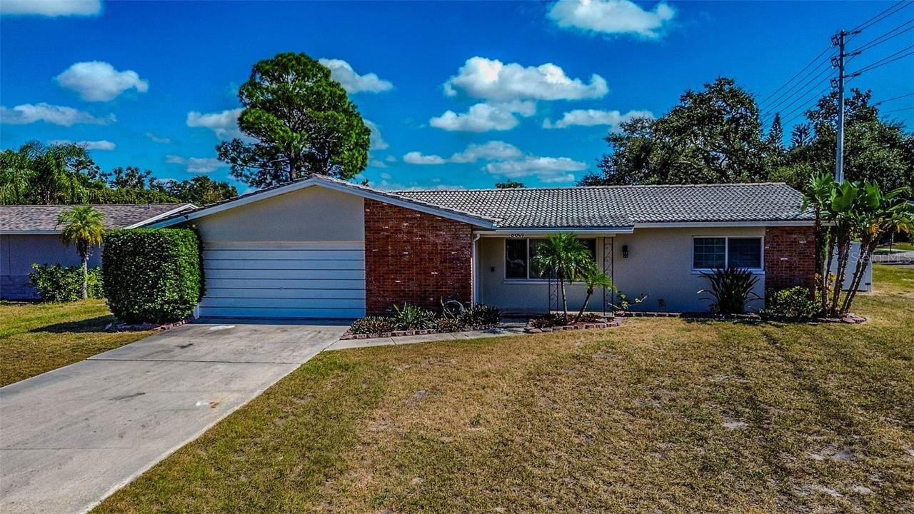 8601 139th St., Seminole, FL 33776