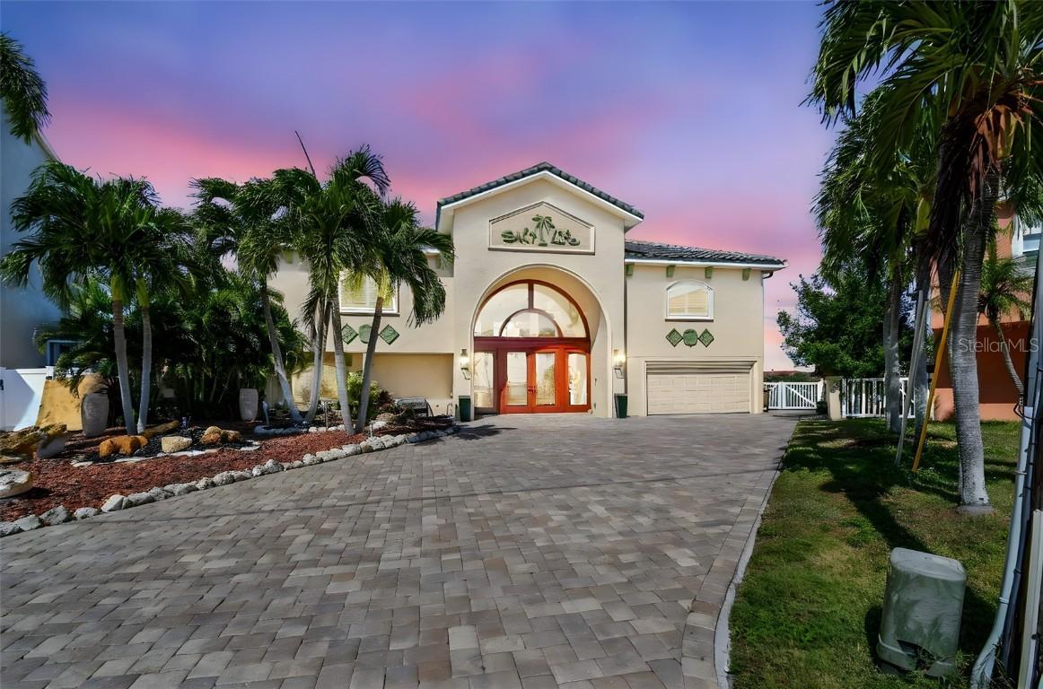 582 Johns Pass Ave., Madeira Beach, FL 33708