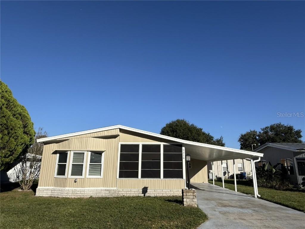 5316 Ixora St., Zephyrhills, FL 33541