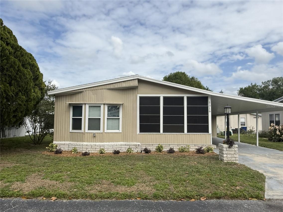 5316 Ixora St., Zephyrhills, FL 33541