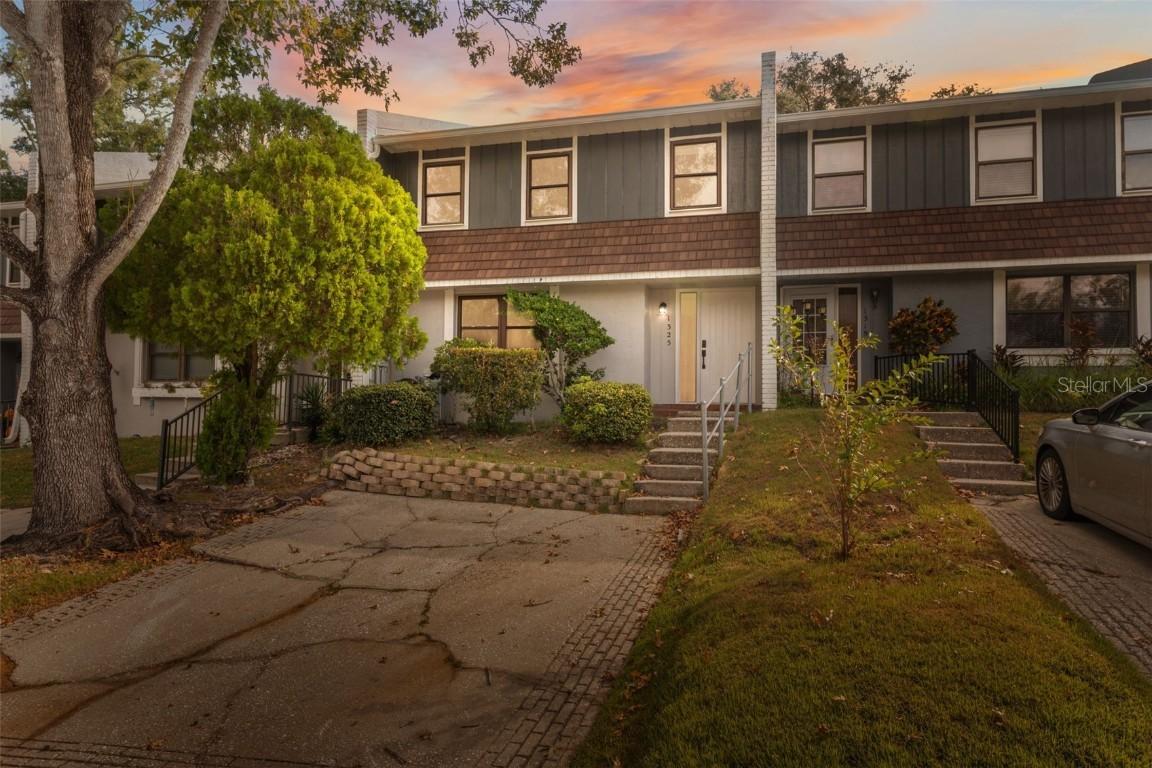 1325 Abbey Crescent Ln., Clearwater, FL 33759