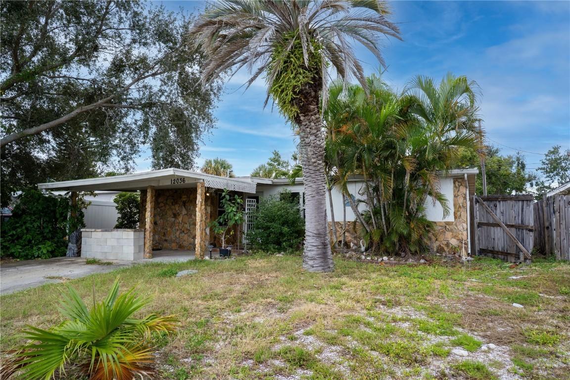 12036 105th St., Largo, FL 33773