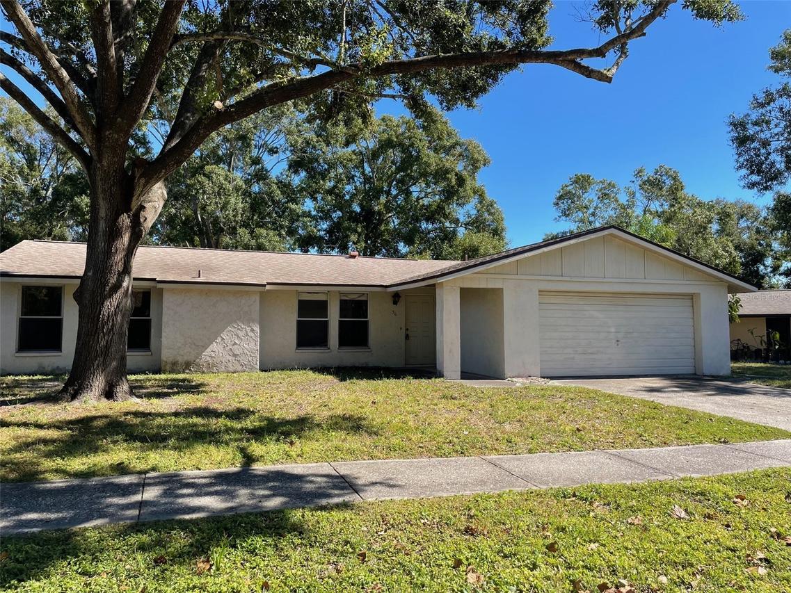 36 Valencia Cir., Safety Harbor, FL 34695