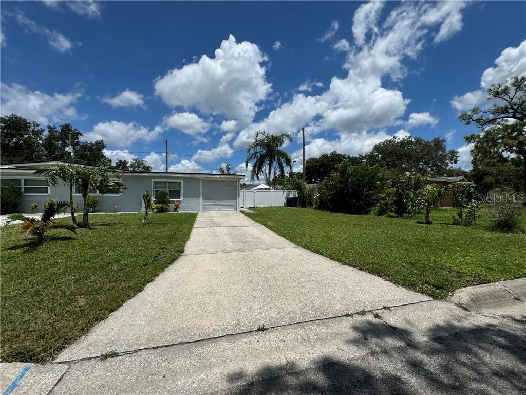 2702 Campus Hill Dr., Tampa, FL 33612