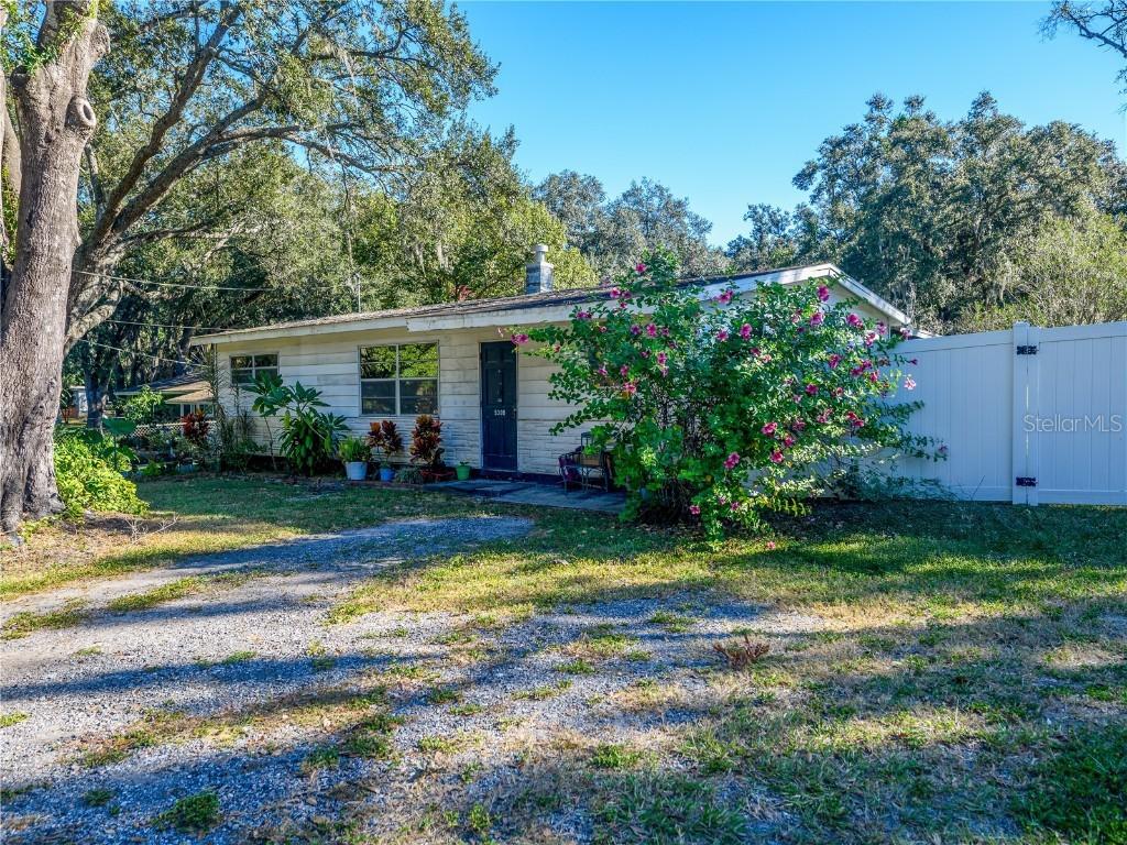 5309 Lloyd St., Seffner, FL 33584