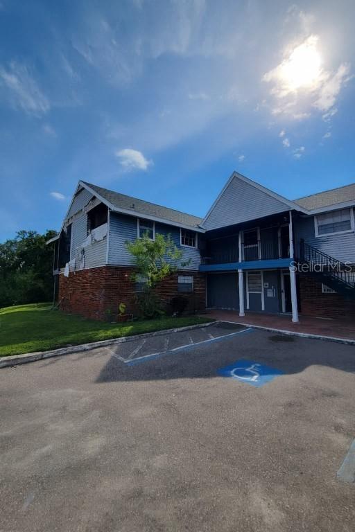 200 Country Club Dr #1302, Largo, FL 33771