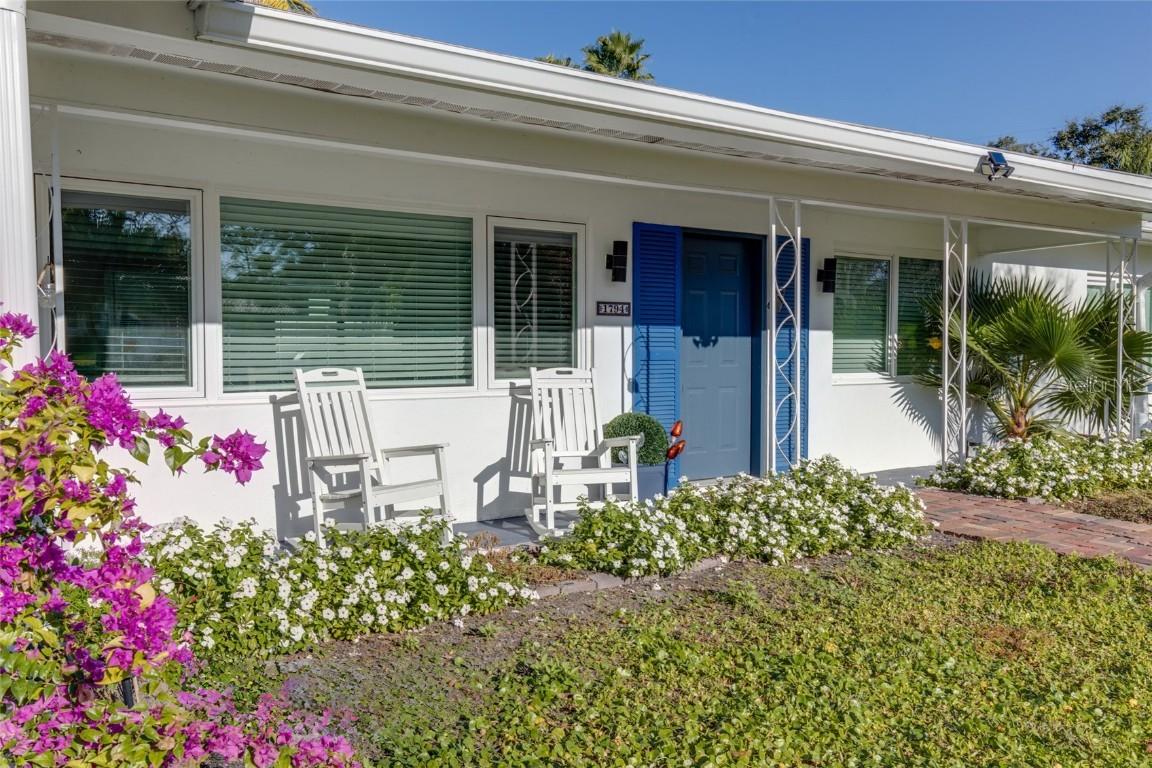 1794 Santa Barbara Dr, Dunedin, FL 34698