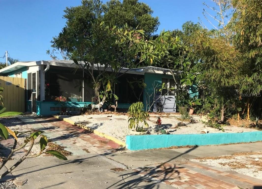 1024 Apache Tr., Clearwater, FL 33755