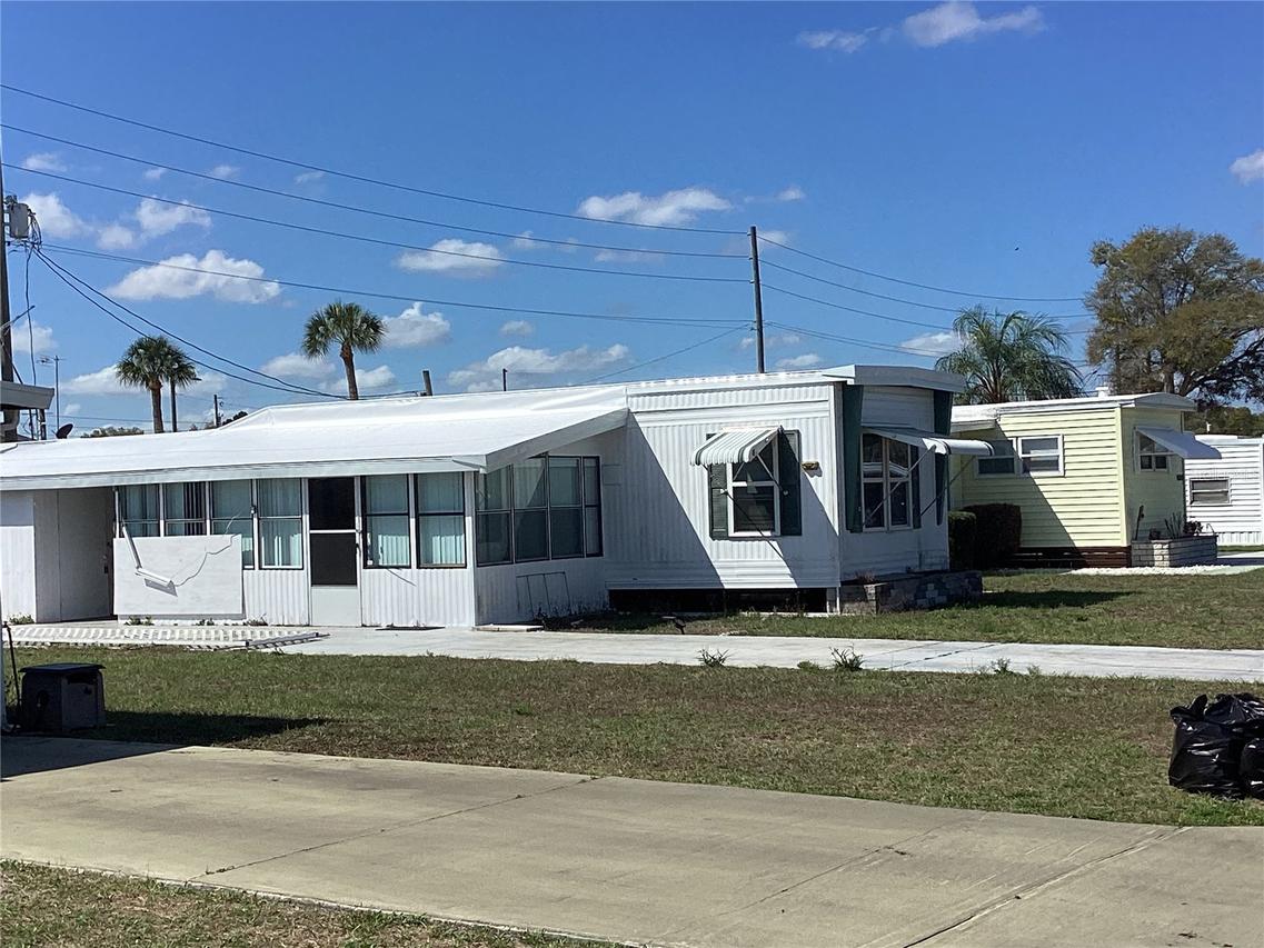 37228 Eileen Ave., Zephyrhills, FL 33542