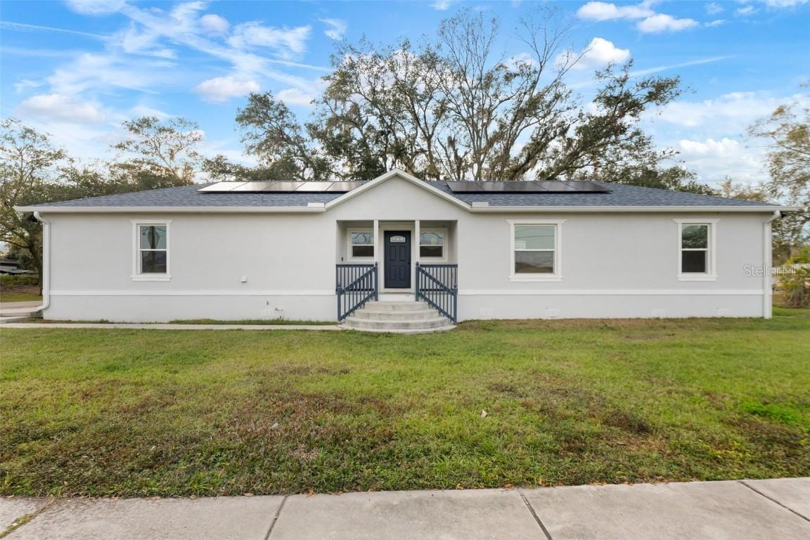 902 W Alsobrook St., Plant City, FL 33563