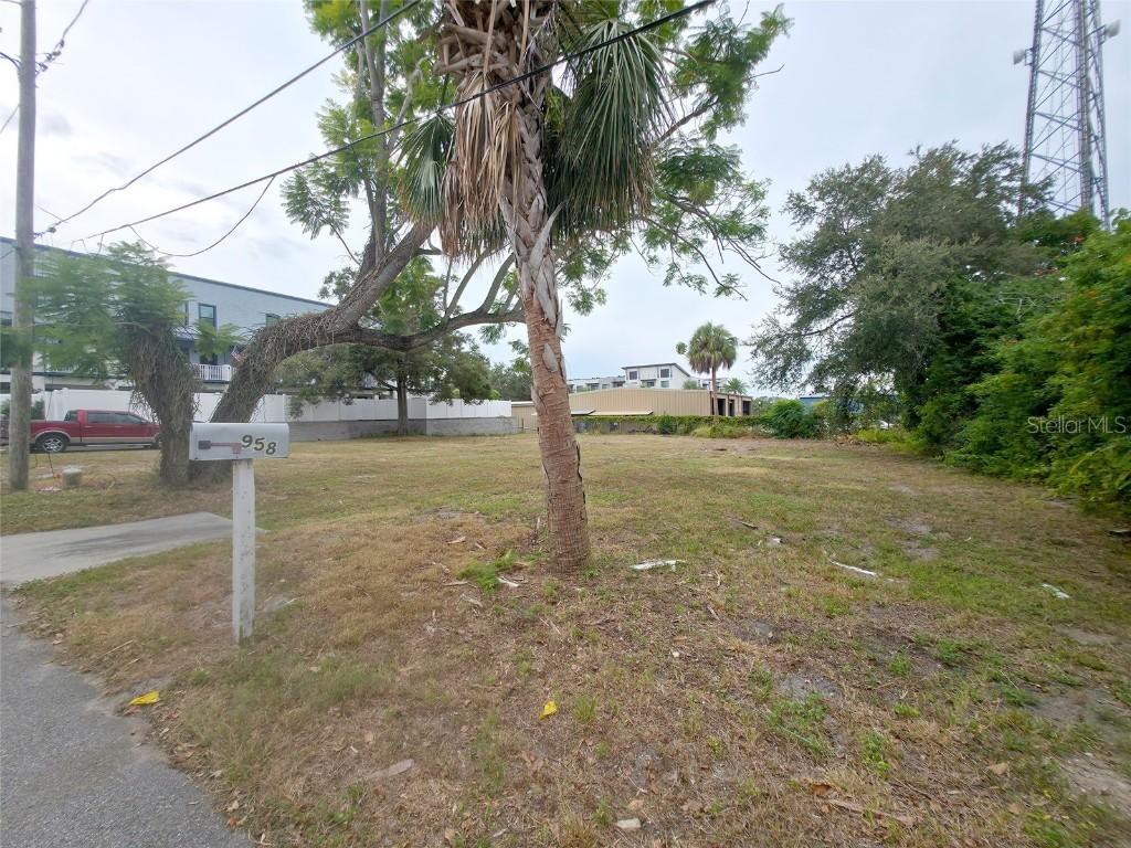952 Howard Ave., Dunedin, FL 34698