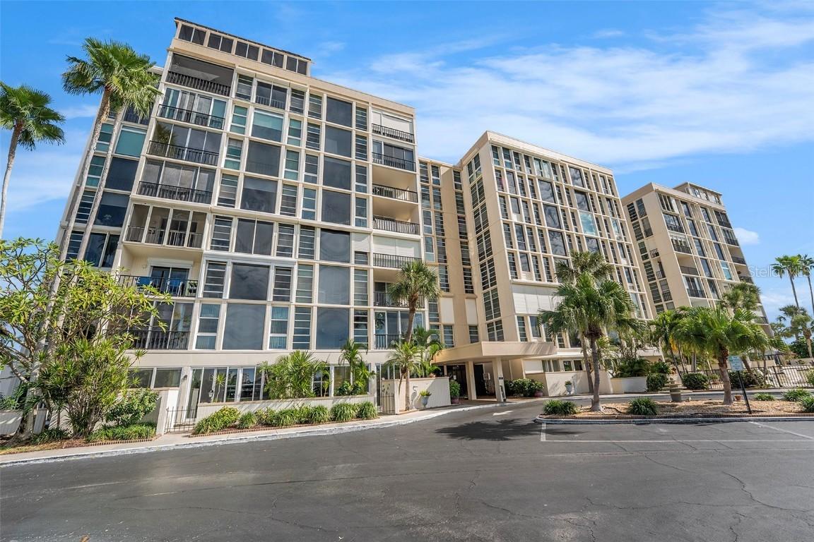 7400 Sun Island Dr. #111, South Pasadena, FL 33707