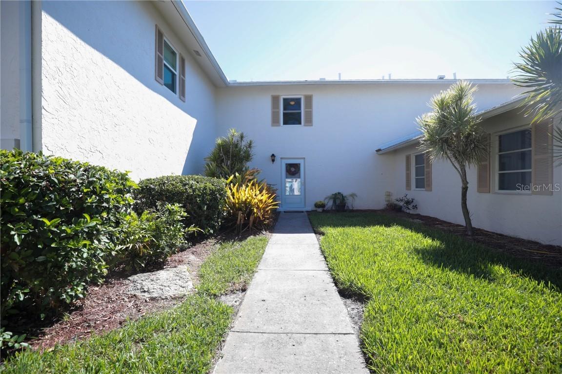 3281 38th Way #B, St Petersburg, FL 33711