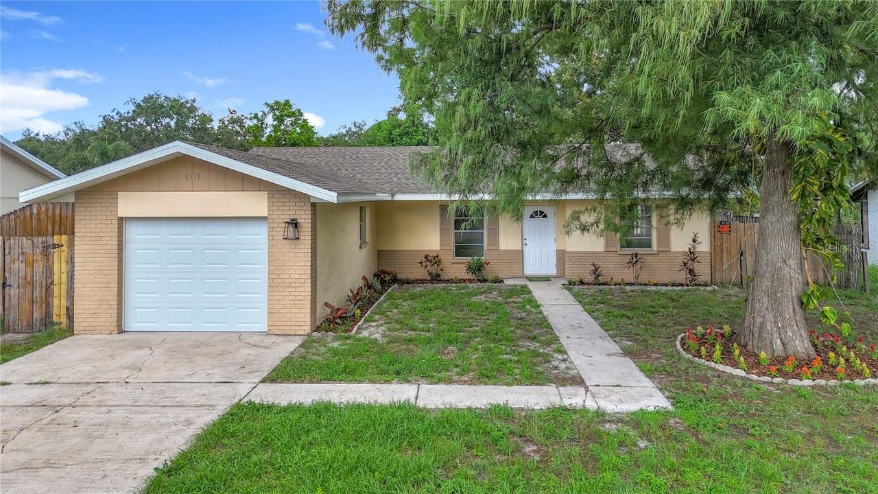 6511 3rd Ave., Bradenton, FL 34208