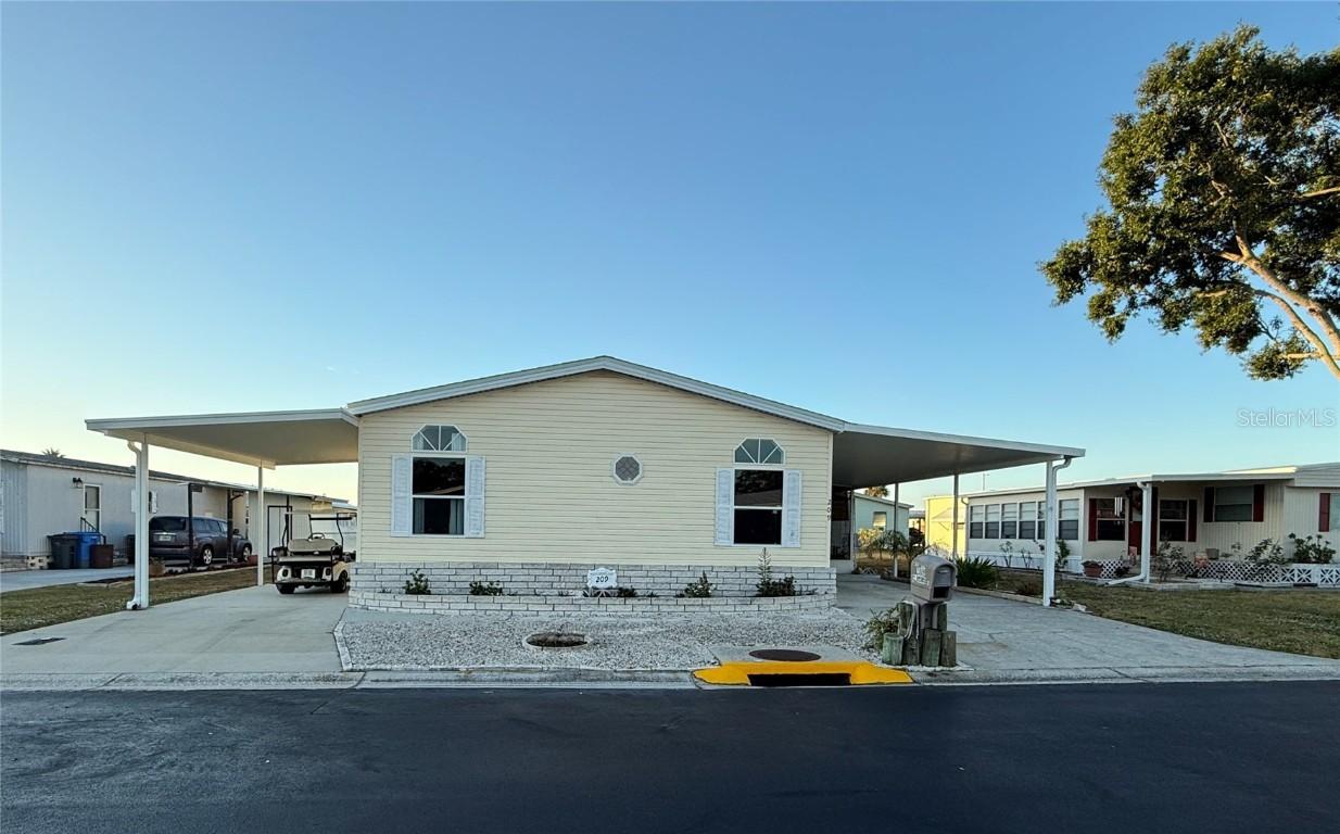 209 N Saint Thomas Cir., Apollo Beach, FL 33572