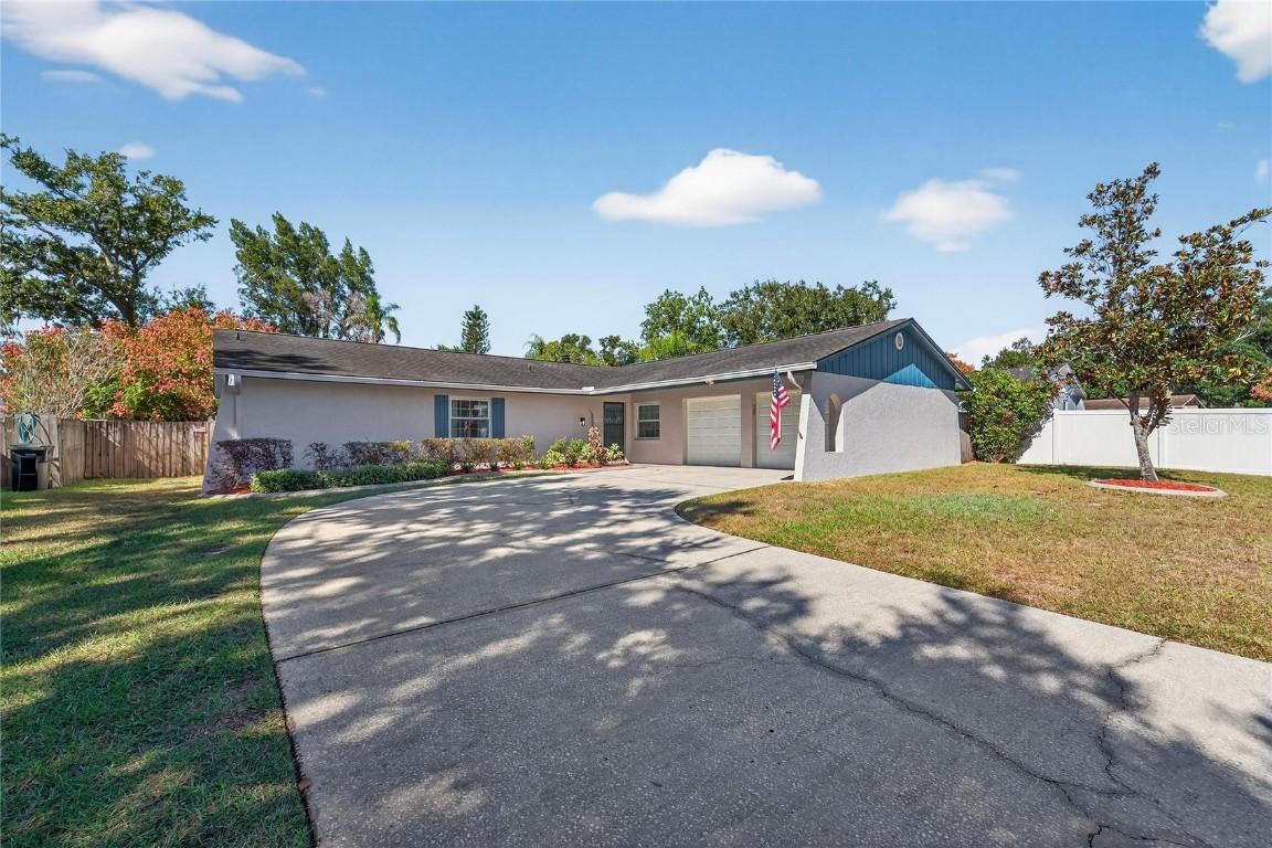 612 Green Cove Dr., Brandon, FL 33510