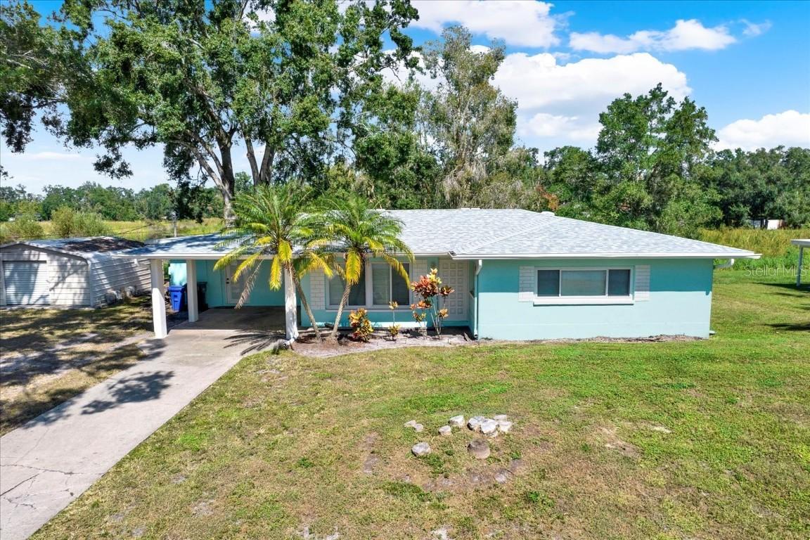 910 Linwood Ter., Lutz, FL 33549