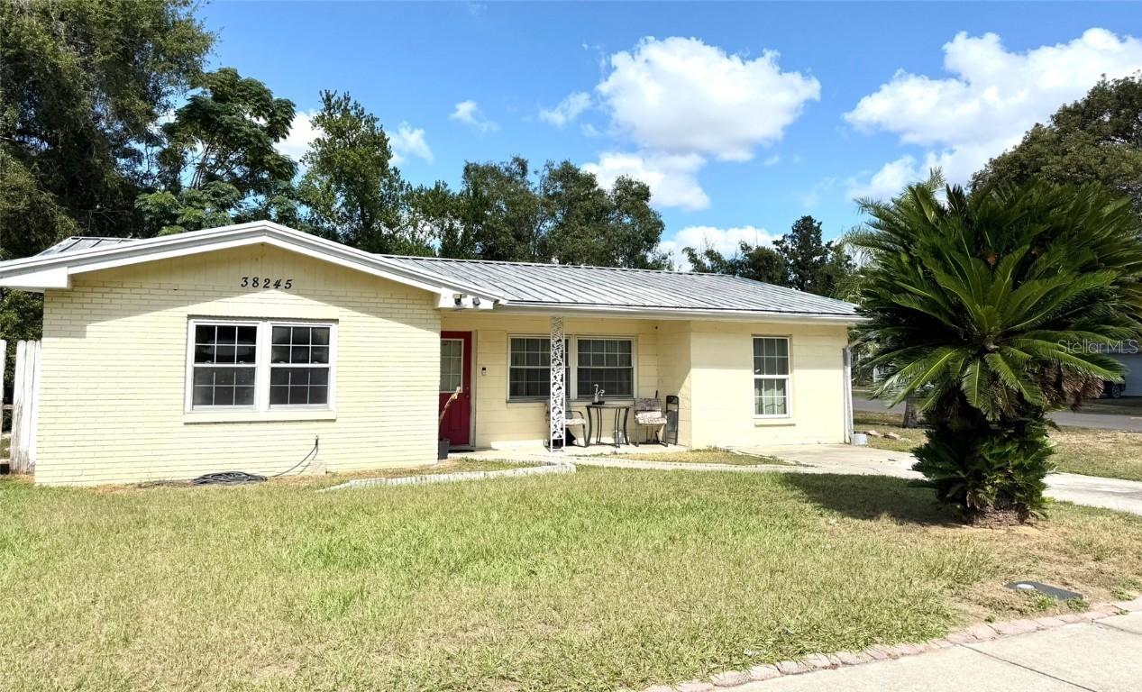 38245 12th Ave., Zephyrhills, FL 33542