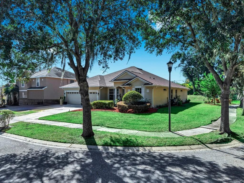 614 Cedar Waxwing Dr., Brandon, FL 33510