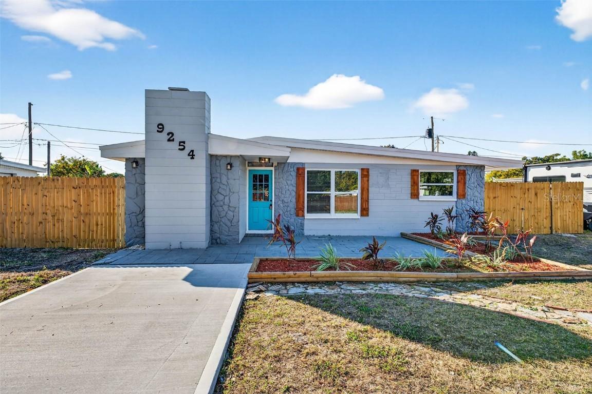 9254 86th St., Seminole, FL 33777