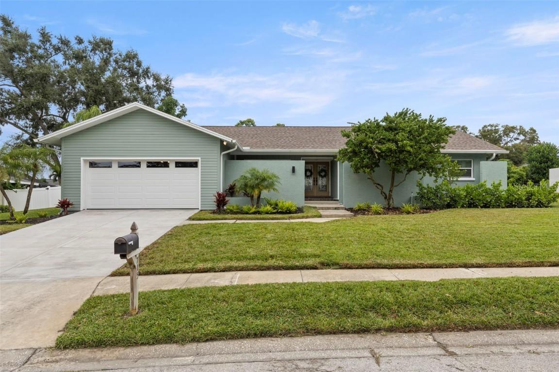 715 Sandy Hook Rd., Palm Harbor, FL 34683