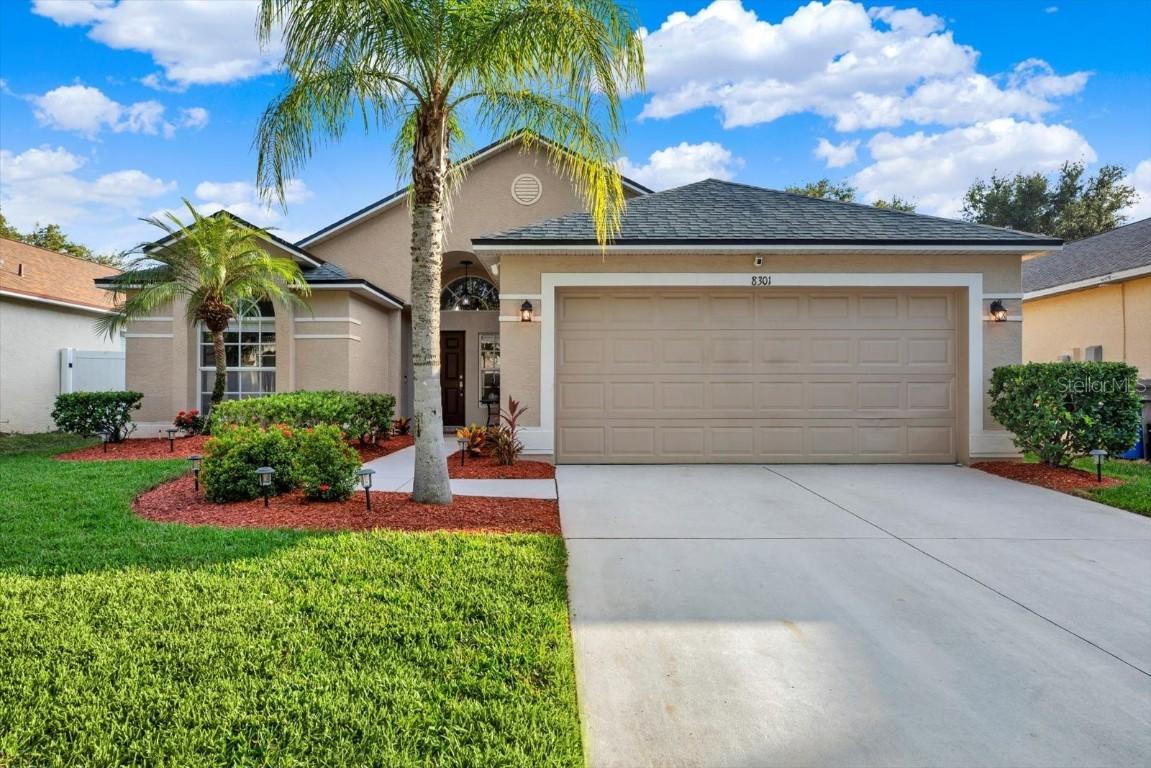 8301 Carriage Pointe Dr., Gibsonton, FL 33534