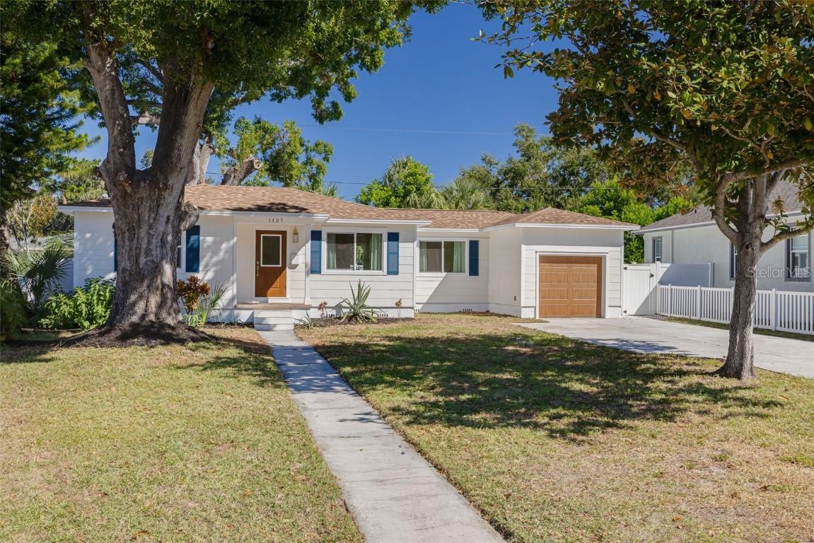 1127 Tyrone Ct., St Petersburg, FL 33710