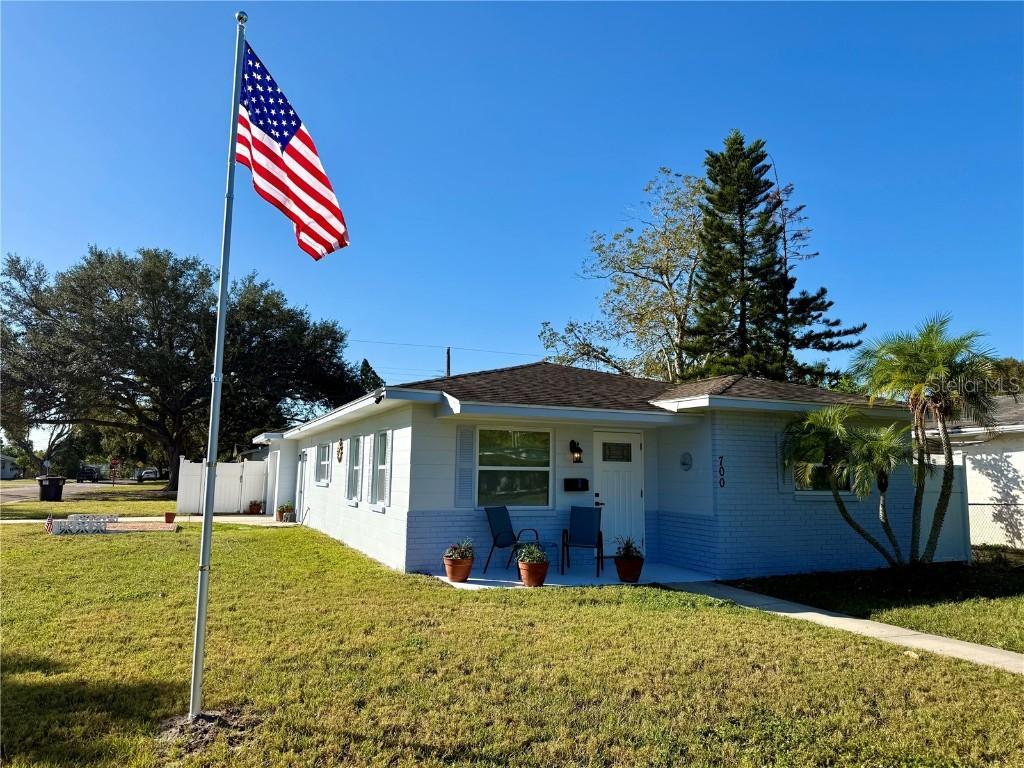 700 74th Ave., St Petersburg, FL 33702