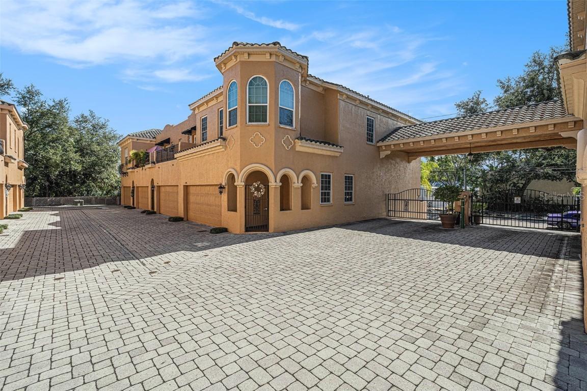 2904 Hansen Manor Ln., Tampa, FL 33611