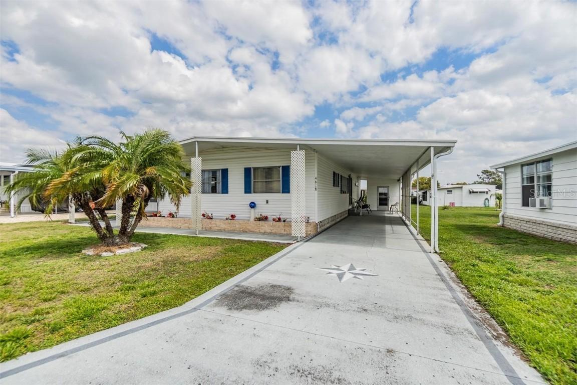 4618 Newcomb Ave., Zephyrhills, FL 33541