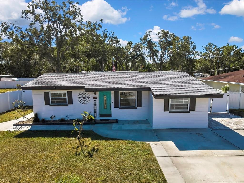 1322 W Knollwood St., Tampa, FL 33604