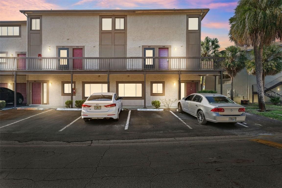 6321 Newtown Cir. #21B7, Tampa, FL 33615