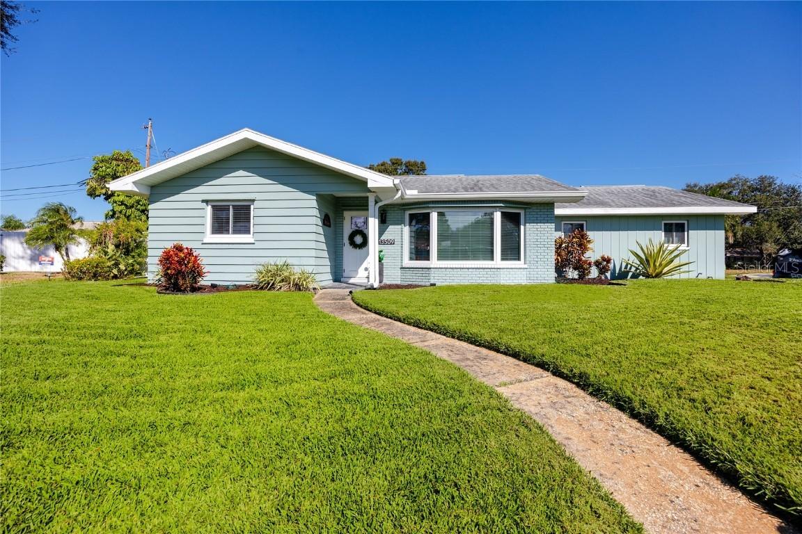 13509 99th Ave., Seminole, FL 33776