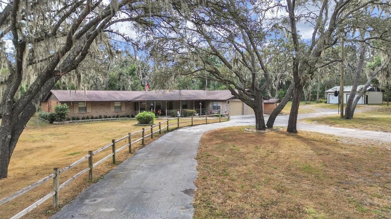 4111 Robinson Rd., Valrico, FL 33594
