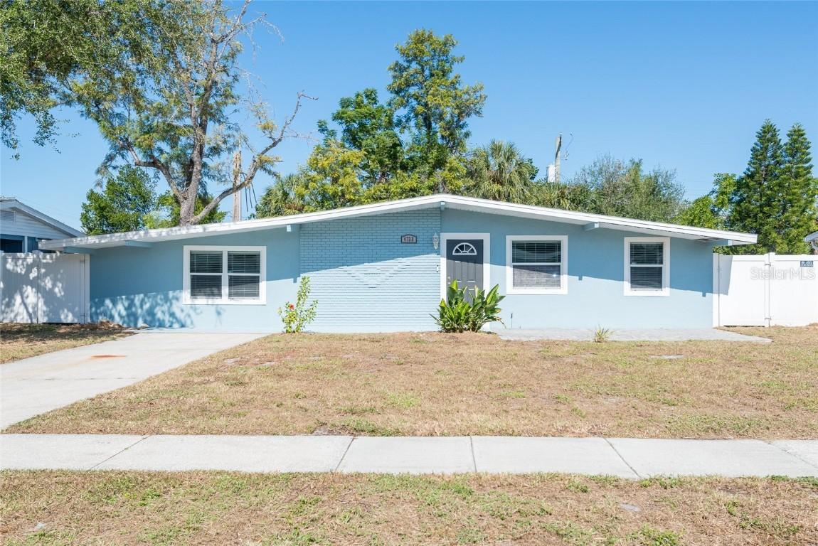 4733 W Wyoming Ave., Tampa, FL 33616
