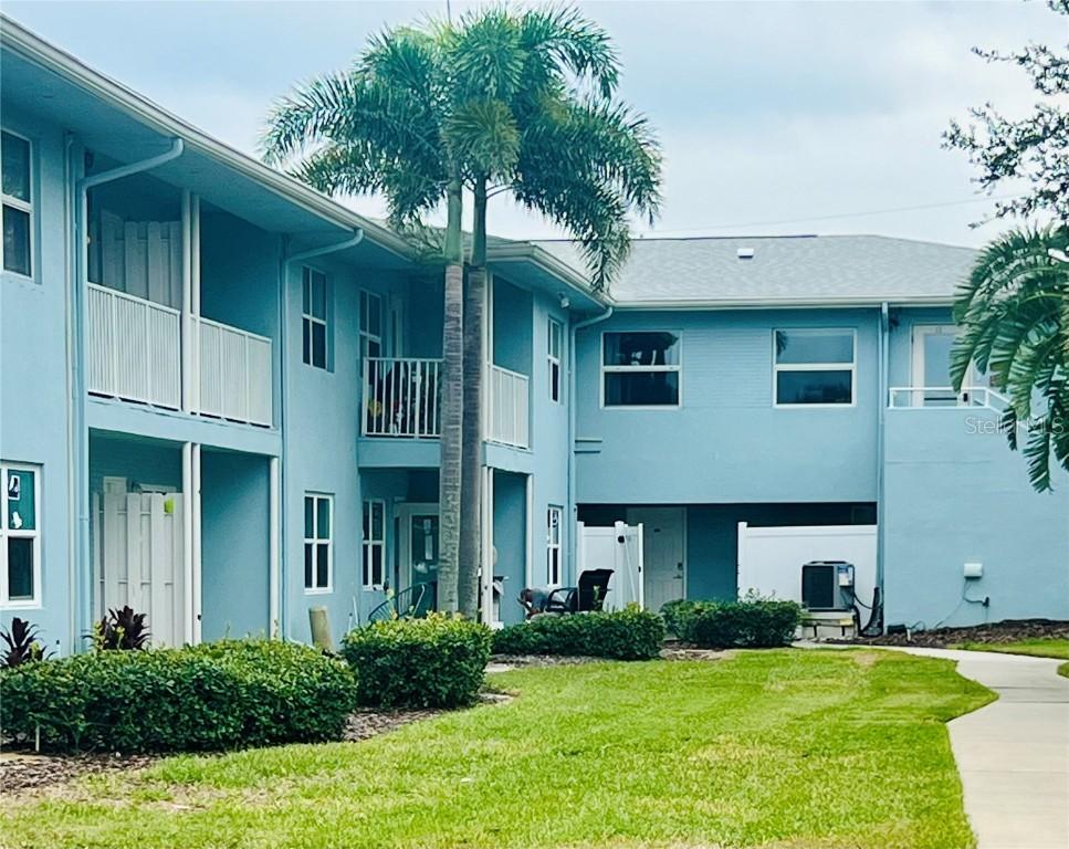 300 Venetian Dr. #4, Clearwater, FL 33755