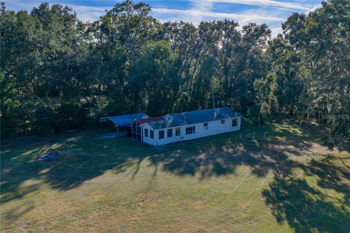 215 Skywood Dr., Valrico, FL 33594