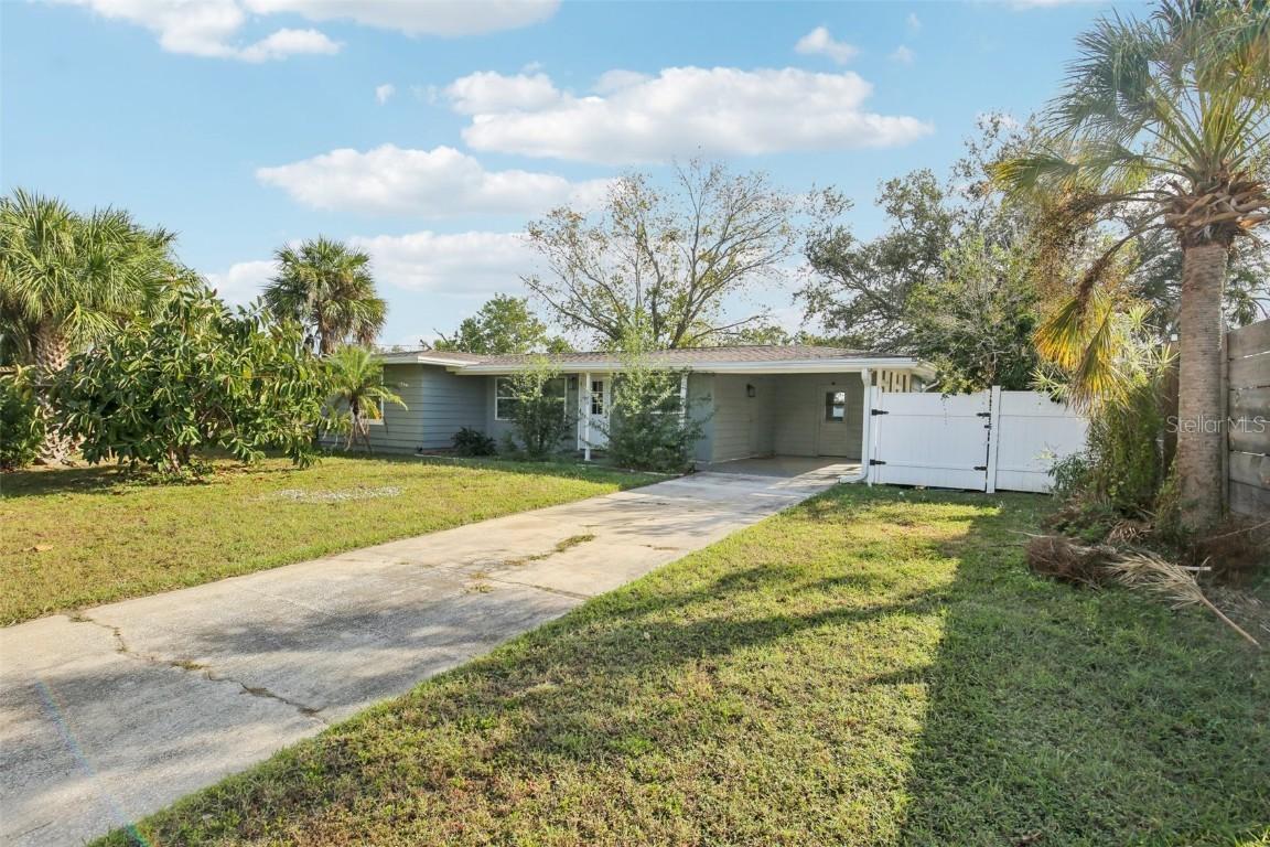 520 Fairfax Ln., Apollo Beach, FL 33572