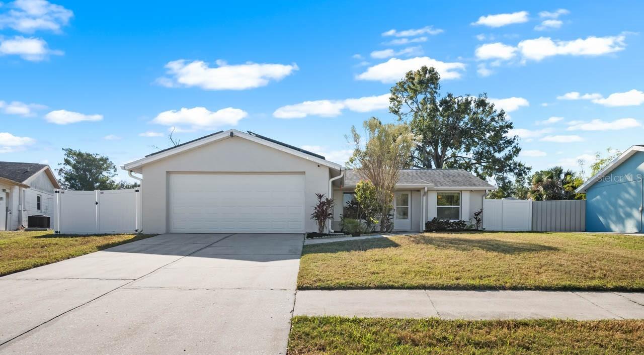 512 Red Mangrove Ln., Apollo Beach, FL 33572