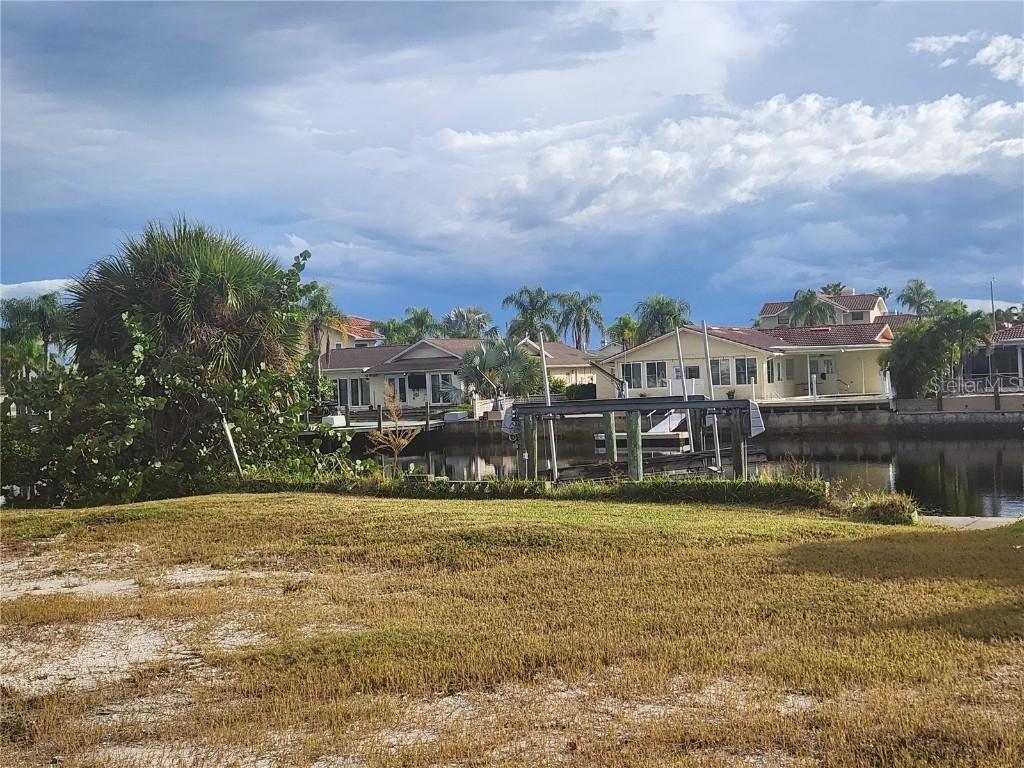 3532 Floramar Ter., New Port Richey, FL 34652