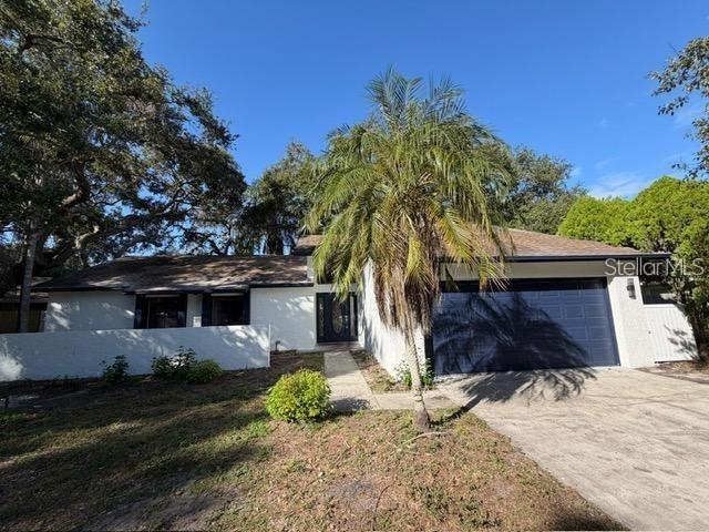 933 Woodland Dr., Palm Harbor, FL 34683