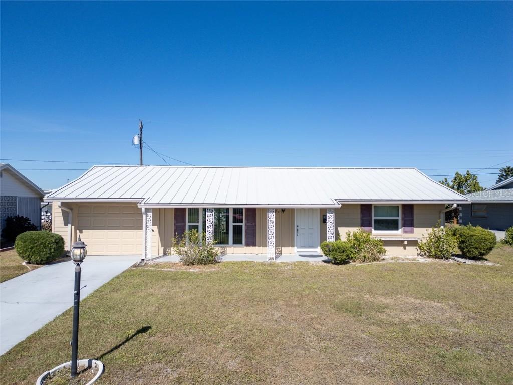 735 Torrey Pines Ave., Sun City Center, FL 33573