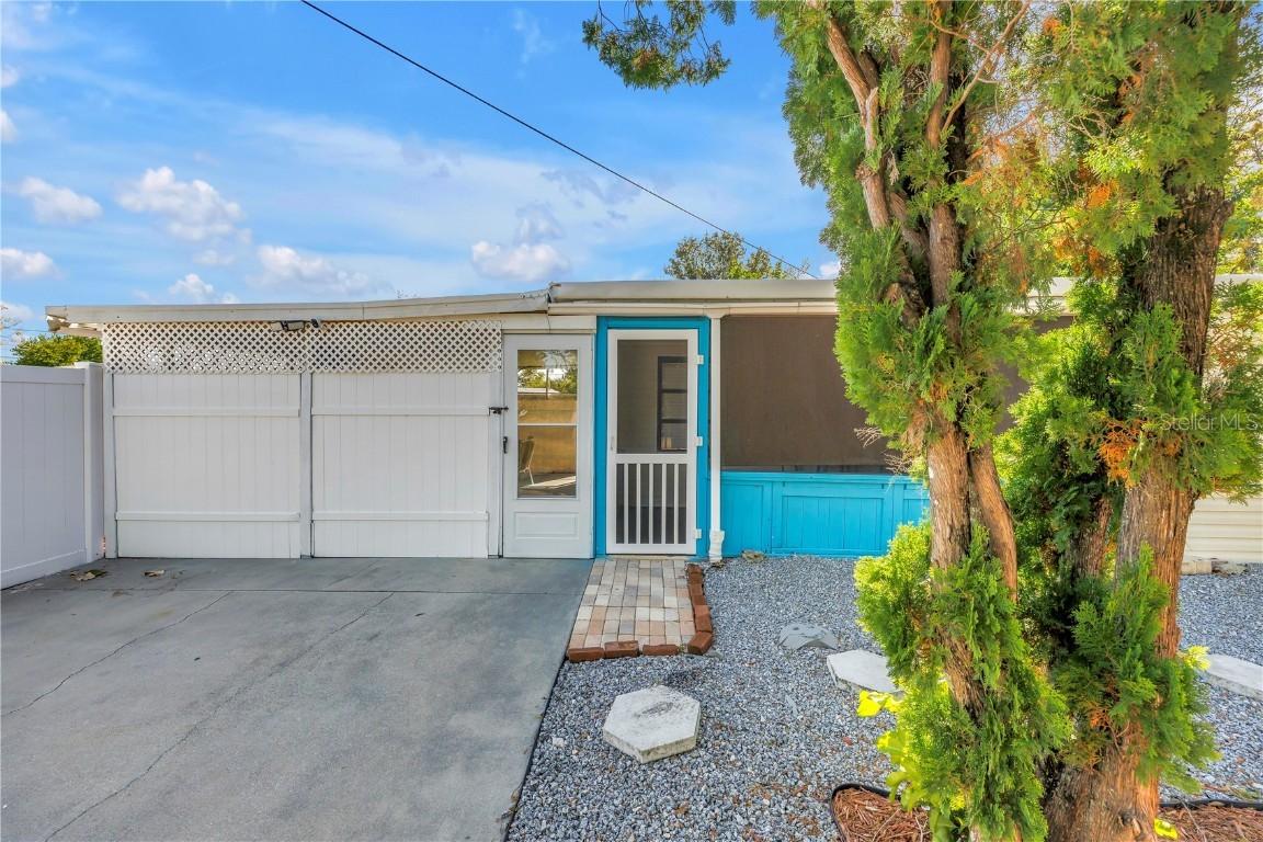 844 Brookwood Dr., St Petersburg, FL 33707