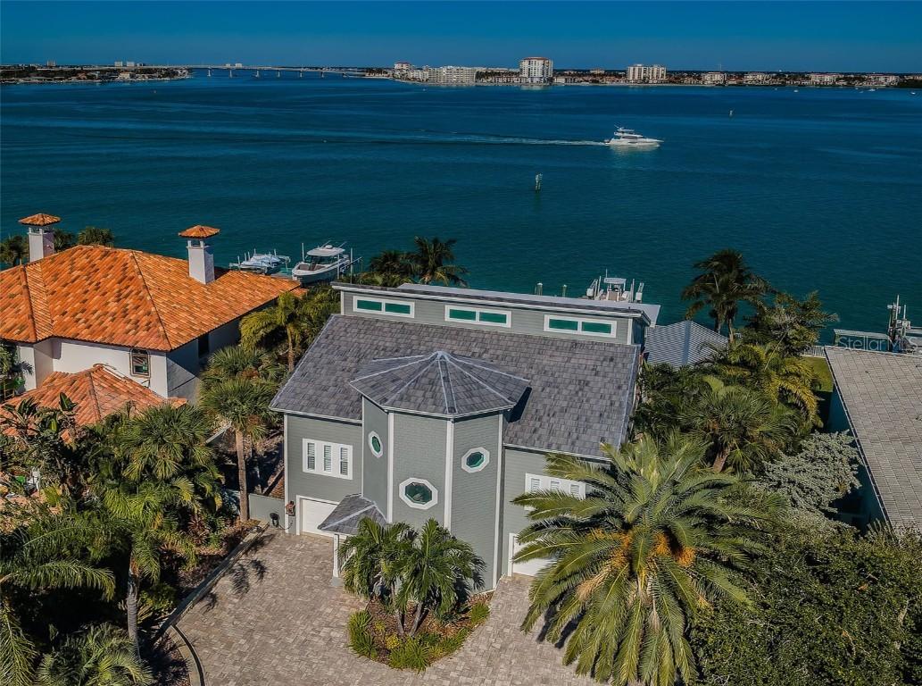 297 1st St., St Petersburg, FL 33715